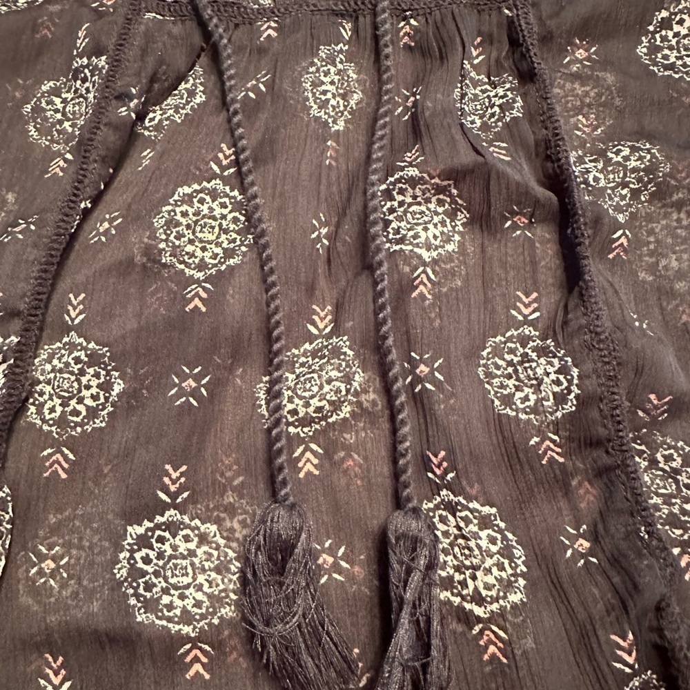 Mudd Sheer Blouse, Junior Size Medium - Picture 3 of 4